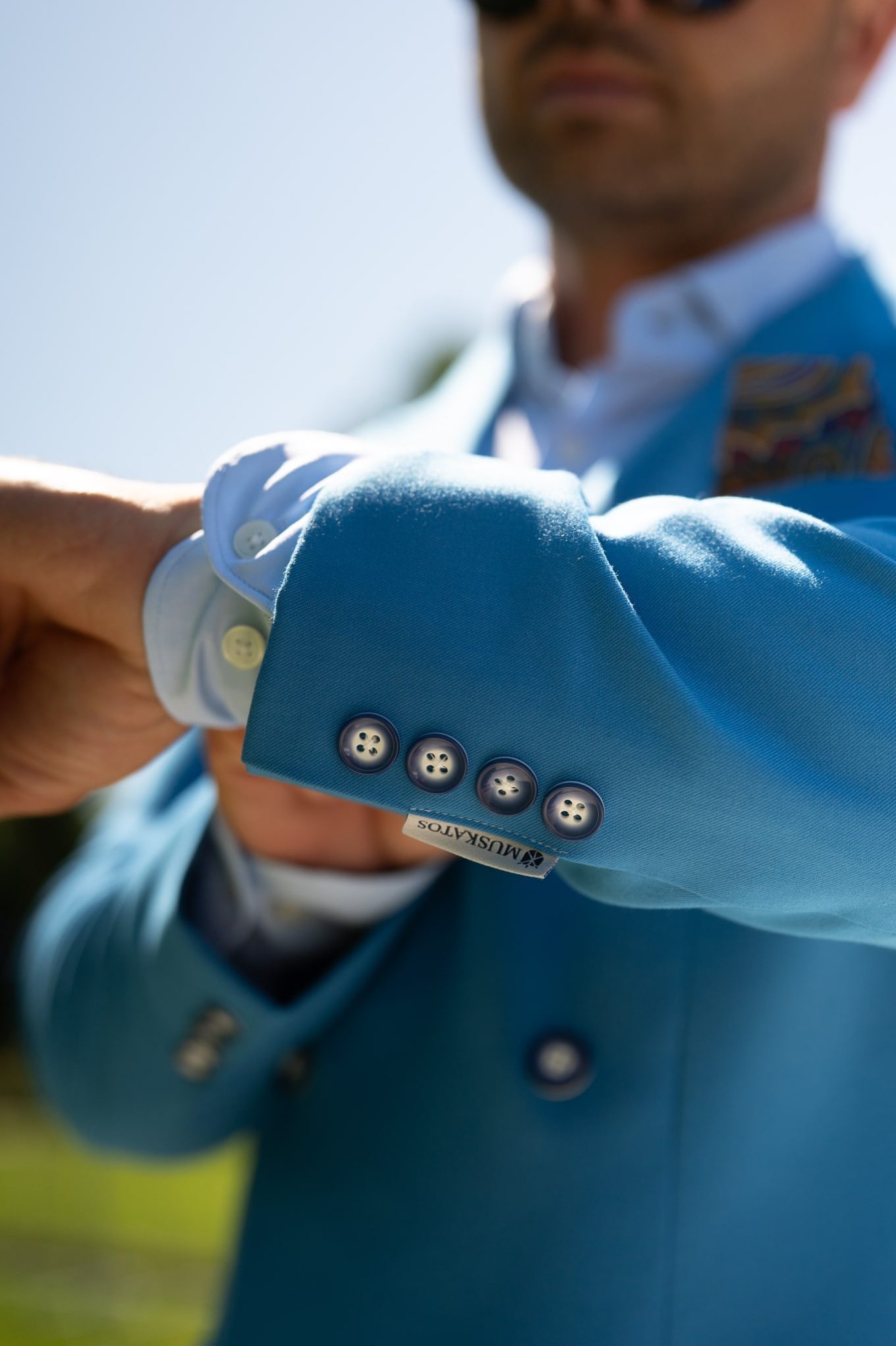 Garnitur męski dwurzędowy błękitny Garnitur męski dwurzędowy błękitny