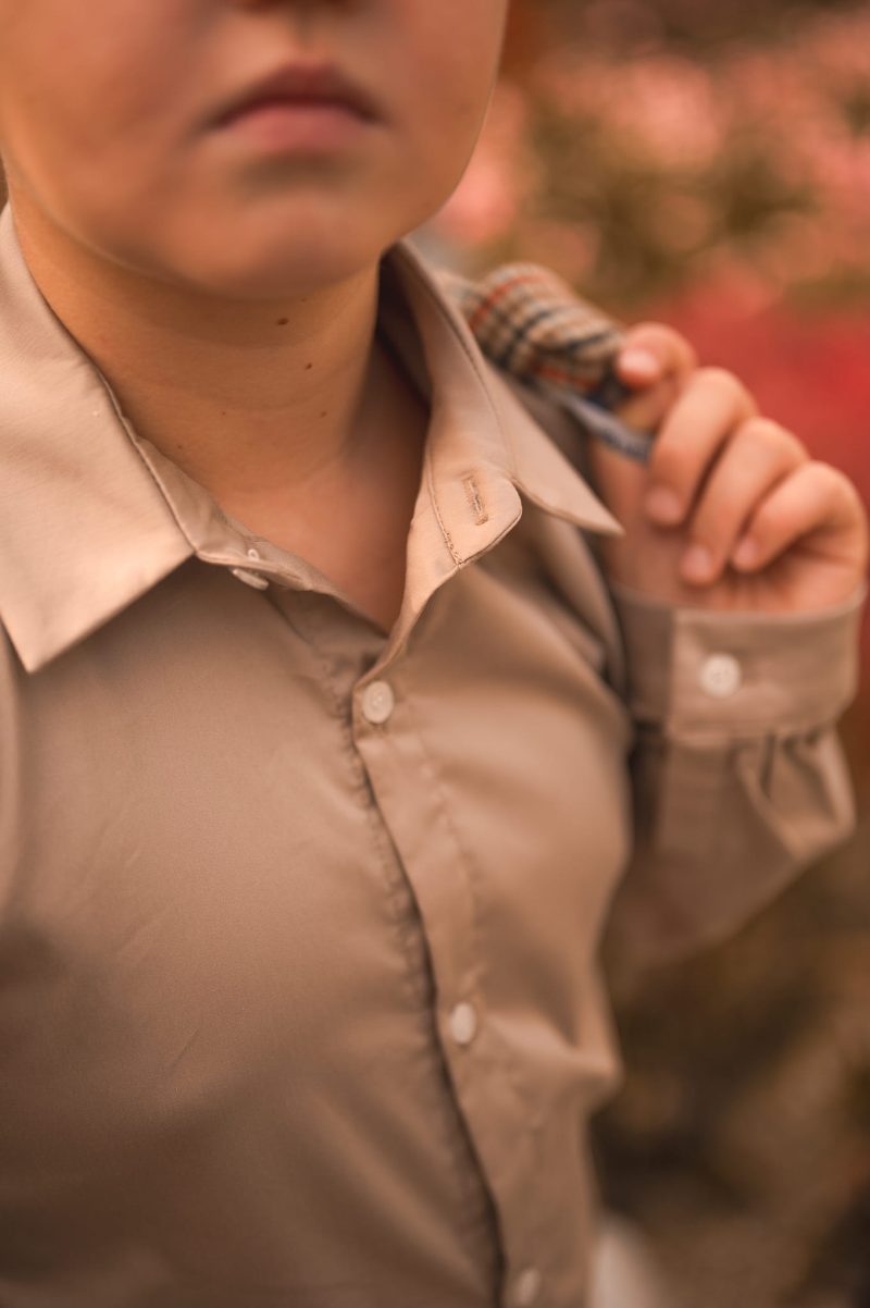 Beżowa koszula chłopięca