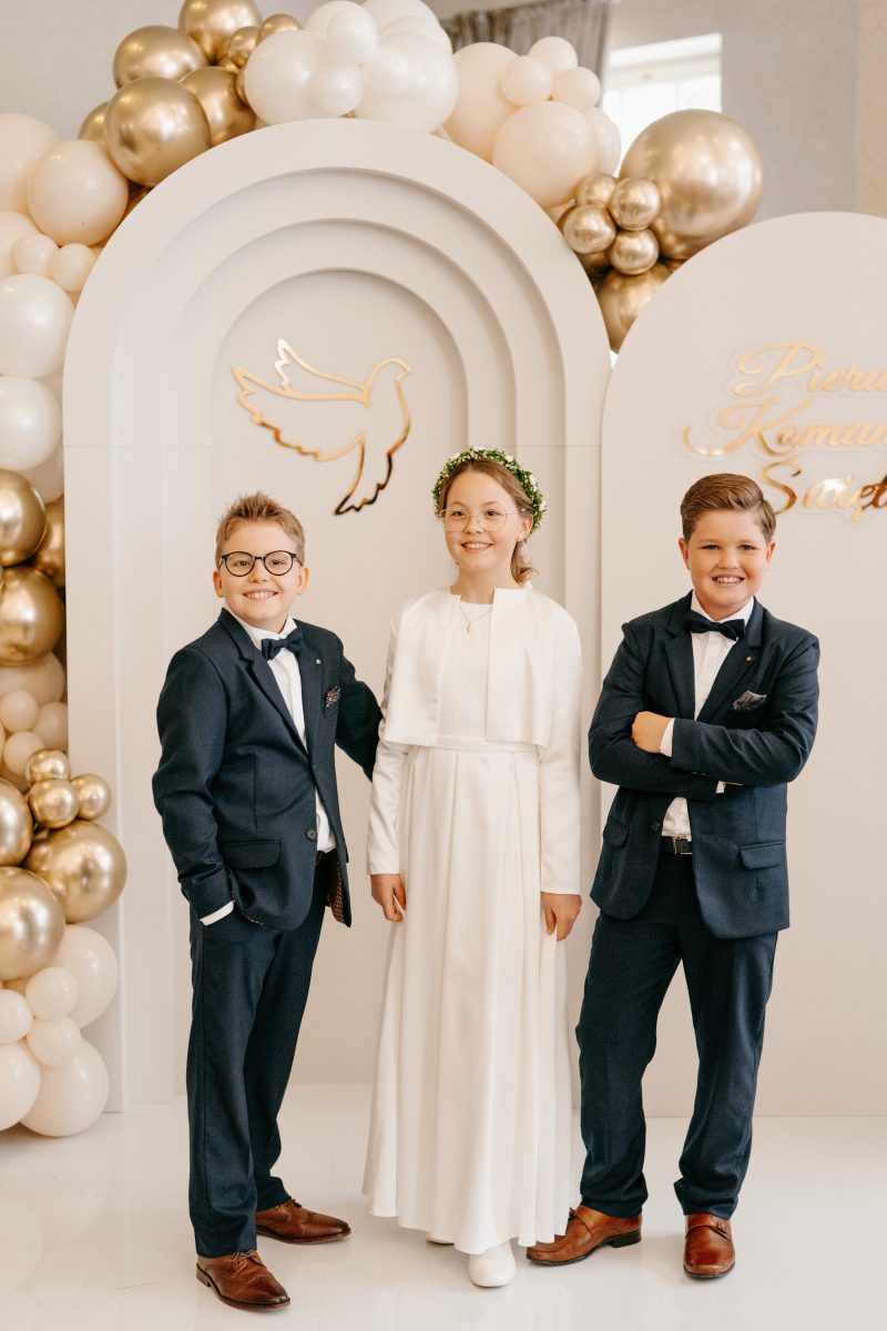 Komunia, ubrania komunijne, garnitur komunijny, sukienka komunijna