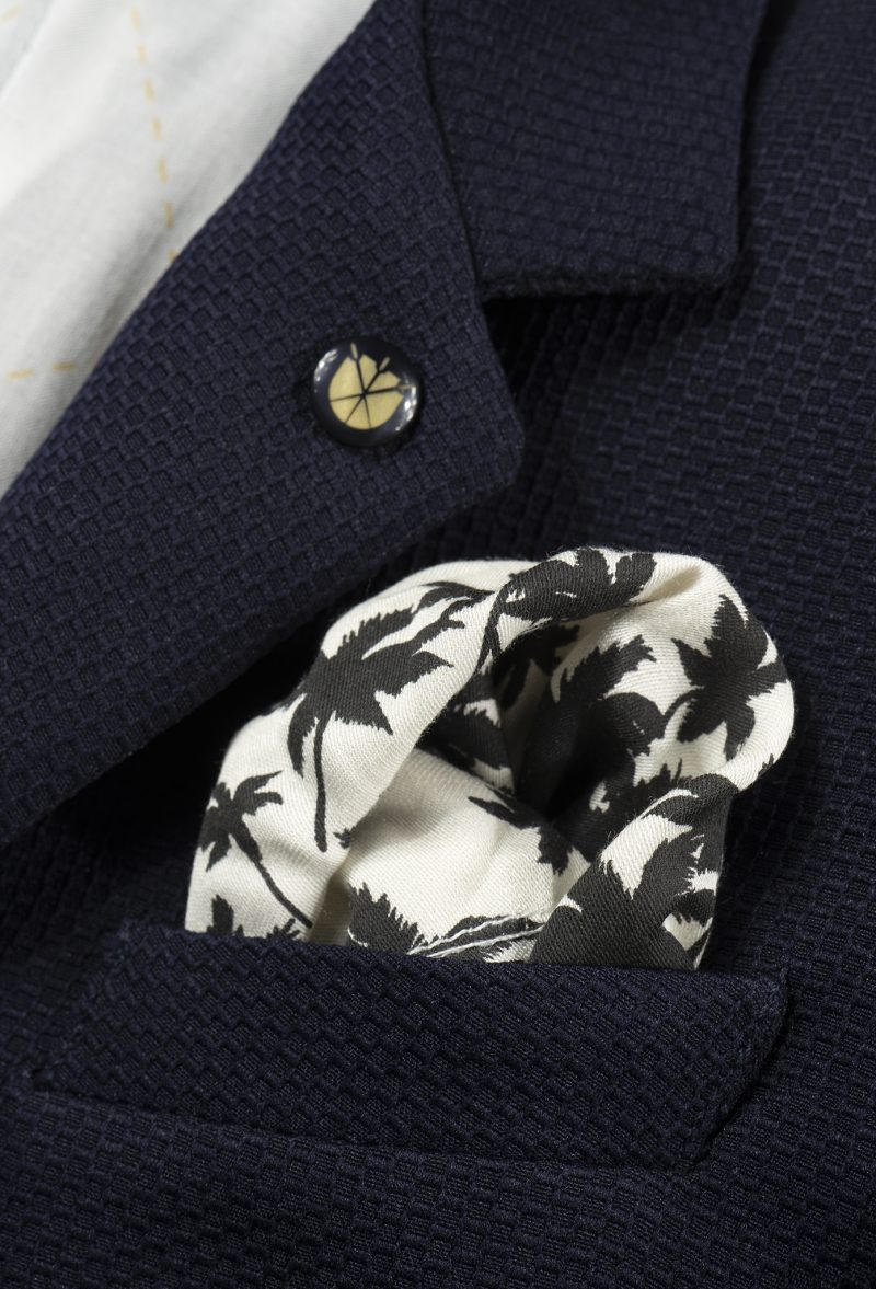 granatowy garnitur w delikatną strukturę - ostatnie